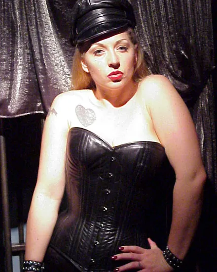 Für sadomasochistische Gelüste: BDSM Handysex - die perfekte Lösung